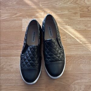 Steve Madden Black Loafers with Quilted Design and Slip-On Style